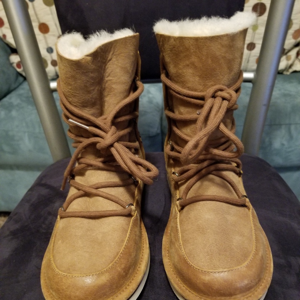 Womens Ugg Lodge Boots